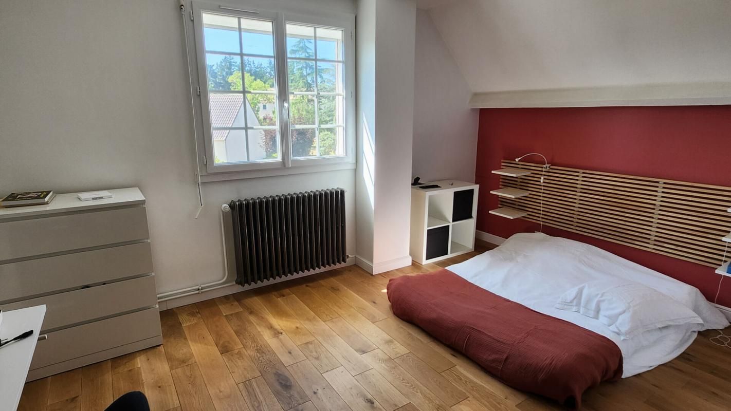 ORLEANS 45590 SAINT CYR EN VAL - Maison individuelle sur s/sol - 5 chambres dont 1 au rdc - Quartier calme 4