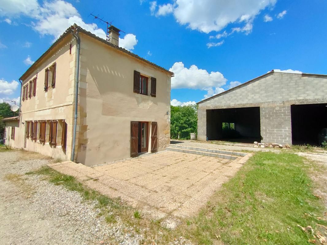 SAINTE-EULALIE PROPRIETE : MAISON EN PIERRE 150 m² + ECHOPPE 120 m² + HANGAR 250 m² - TERRAIN 1 HECTARE 3
