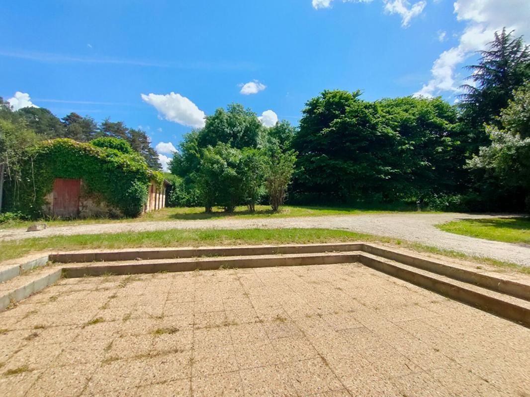 SAINTE-EULALIE PROPRIETE : MAISON EN PIERRE 150 m² + ECHOPPE 120 m² + HANGAR 250 m² - TERRAIN 1 HECTARE 4