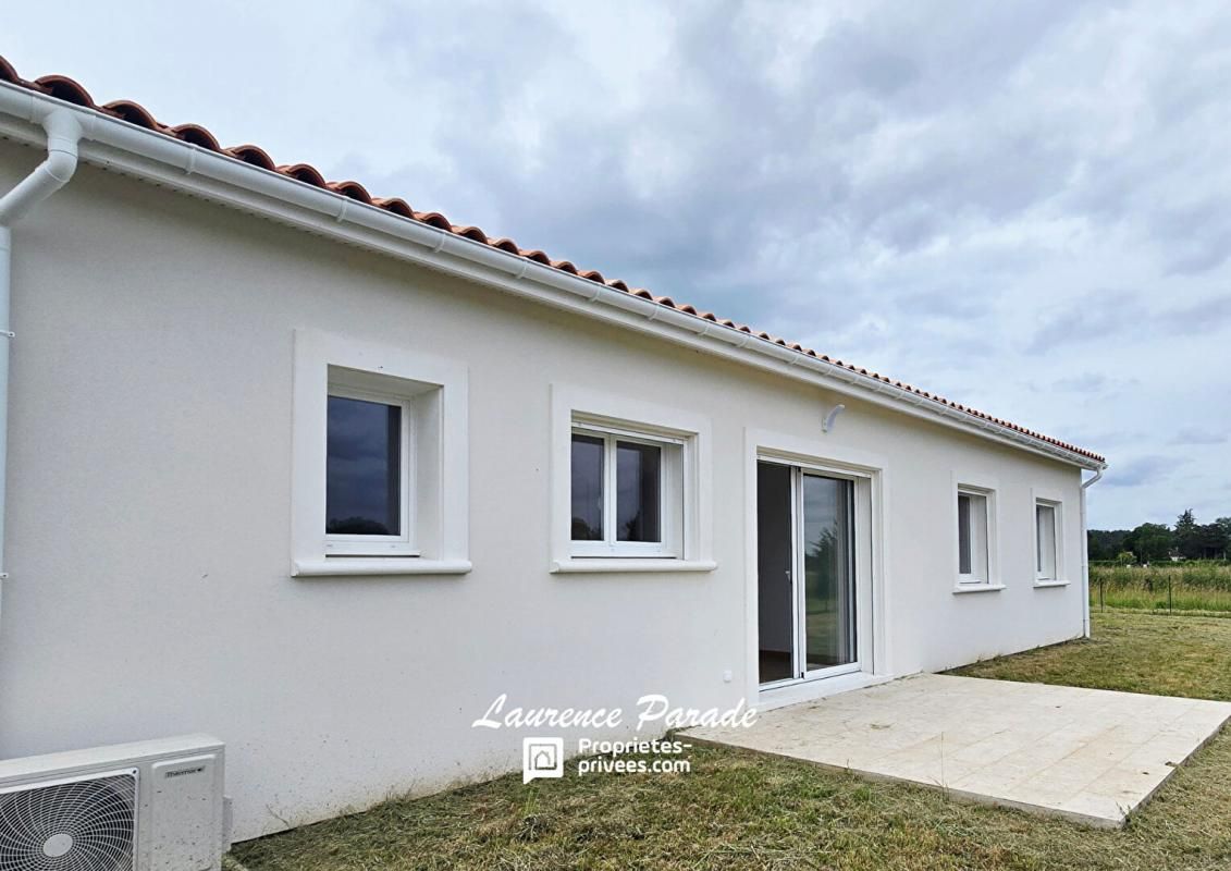 Maison récente plain pied avec jardin