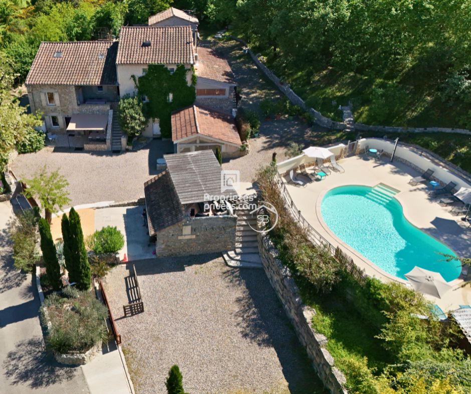 VALLON-PONT-D'ARC Magnifique Domaine en Ardèche Méridionale 348 m² : Mas, 12 chambres, Gîtes, Piscine et Terrain de 3250 m² 1