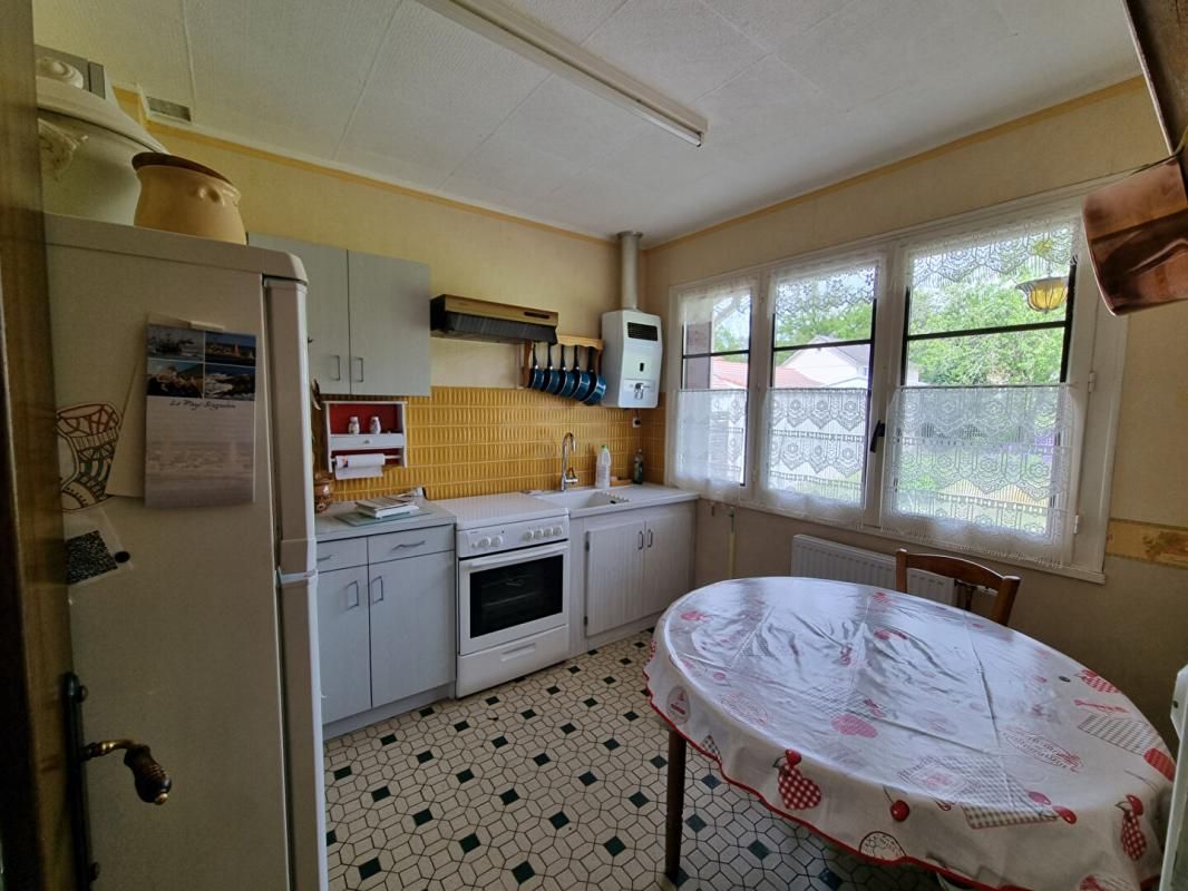 LES BORDES Maison 2 ou 3 chambres et sous sol 4