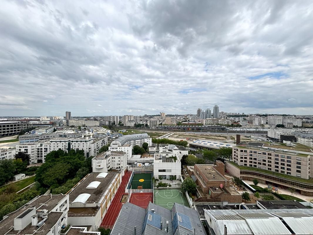 PARIS-18E-ARRONDISSEMENT Appartement 1 pièce avec balcon proche métro 4