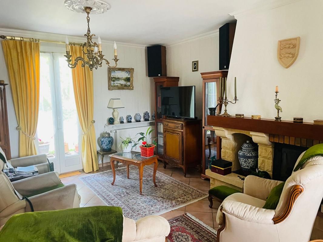 VERNOUILLET Maison Vernouillet 4 pièce(s) 103 m2 avec 3 chambres, garage, grenier, jardin 3