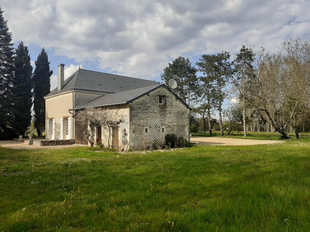 BAUGÉ-EN-ANJOU Maison Bauge En Anjou 8 pièce(s) 168 m2 1