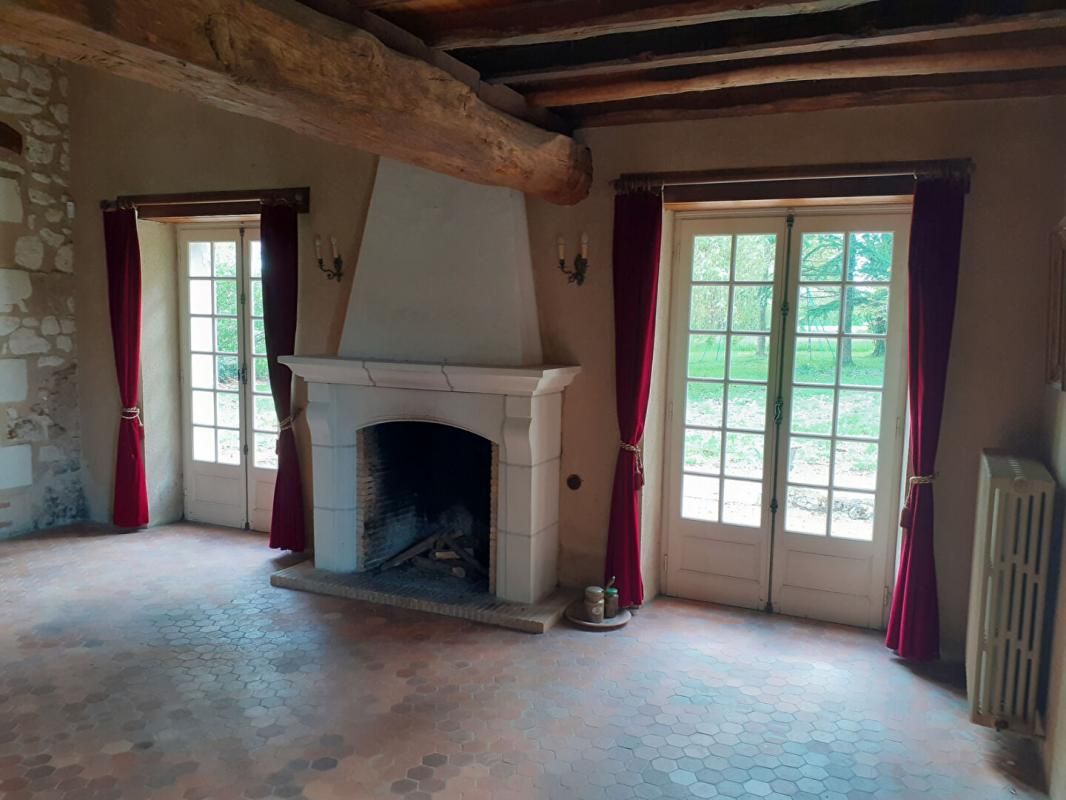 BAUGÉ-EN-ANJOU Maison Bauge En Anjou 8 pièce(s) 168 m2 3