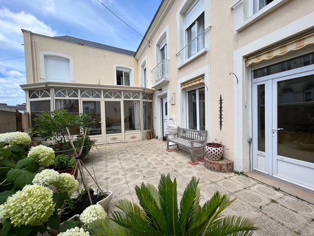 CHATEAU-DU-LOIR Maison - Montval Sur Loir - 8 pièce(s) - 208 m² 1
