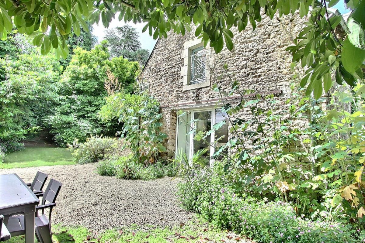 PLUVIGNER Maison Pluvigner 12 pièce(s) 236 m2 2