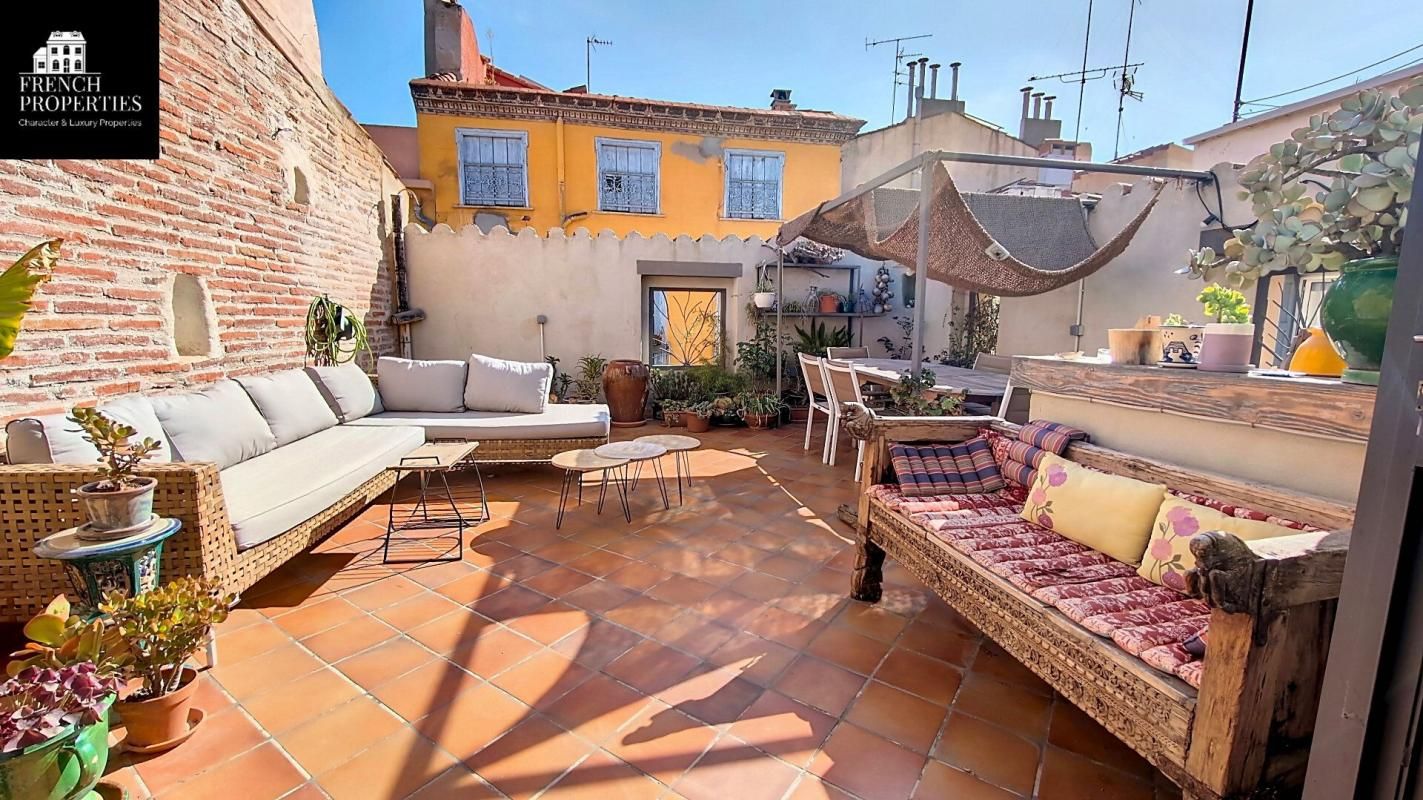 Appartement  Centre Ville -  122 m²  habitable et  exceptionnelle  terrasse de 37m² -  Troisième et dernier étage