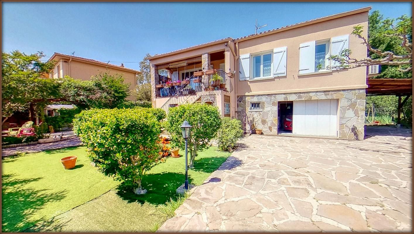 SAINT-RAPHAEL Maison Saint Raphael 6 pièces 120 m2 1