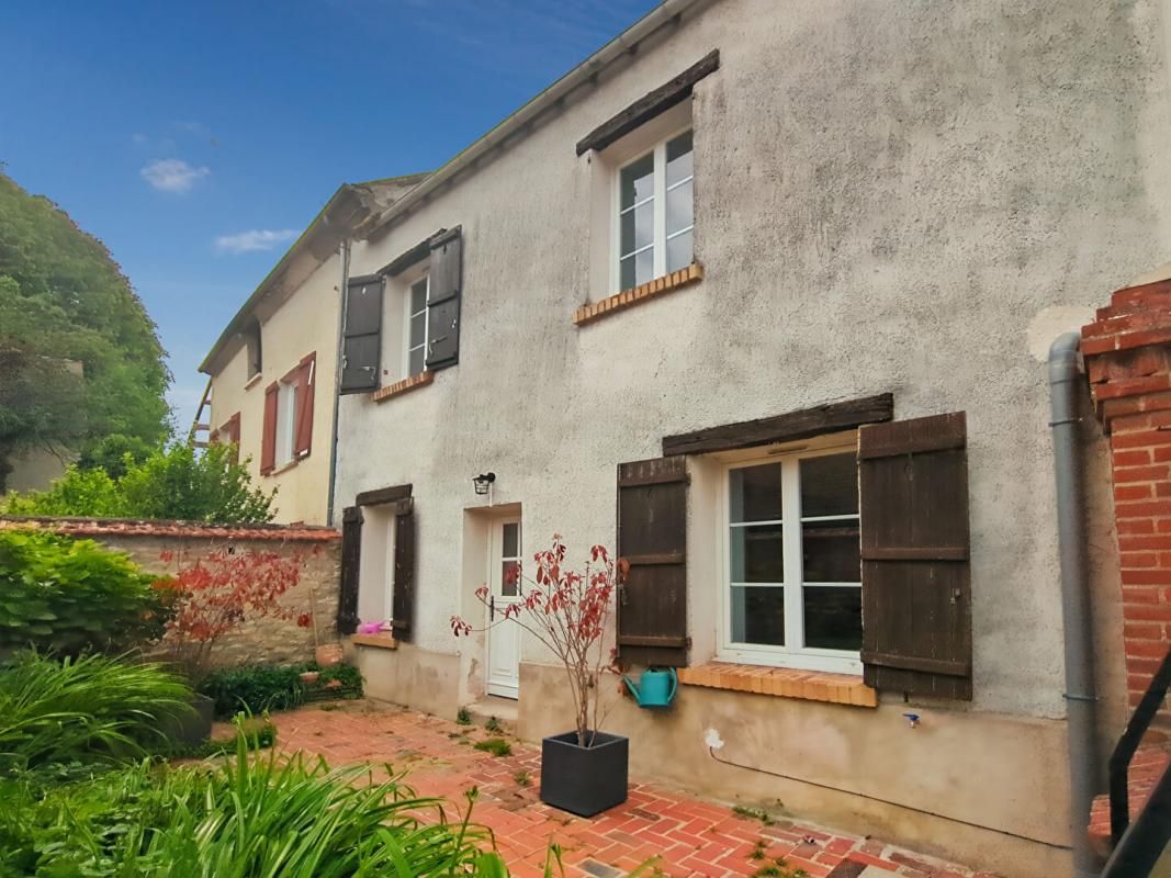 LONGUESSE Maison ancienne rénovée sur LONGUESSE 1