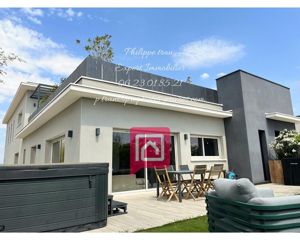 Villa proche de servian avec 2 habitations