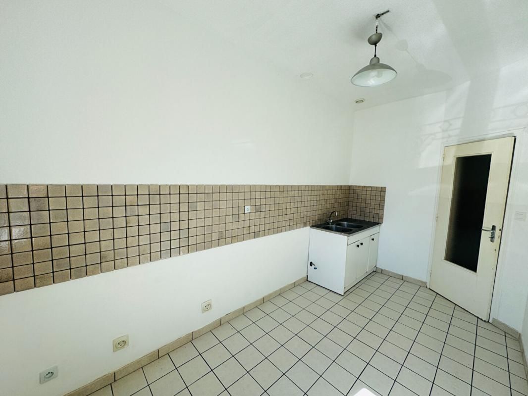 NEVERS Appartement de 60 m² rénové proche de la gare de Nevers 4