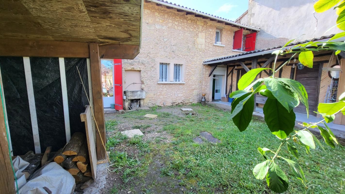 MUSSIDAN Maison proche centre ville Mussidan 5 pièces 92 m2 garage et parcelle de 470 m² 2