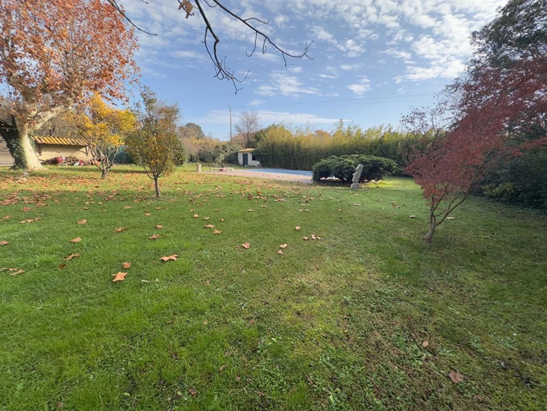 Grande maison lumineuse de 200 m² avec piscine à Istres