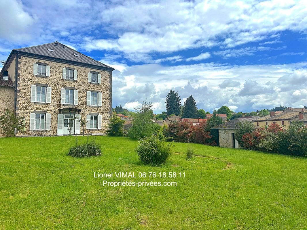 VERNET-LA-VARENNE Maison de caractère ( hôtel particulier ) avec dépendances et parc 2