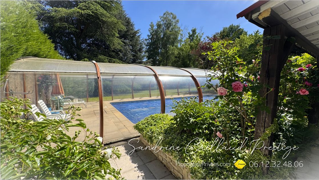 HOUDAN À 50mn de Paris , Élégante Propriété avec Piscine, Dépendance et Parc Paysager - 6 Chambres - Véranda - Carport - terrain 3177m² - 799000 Euros HAI 2