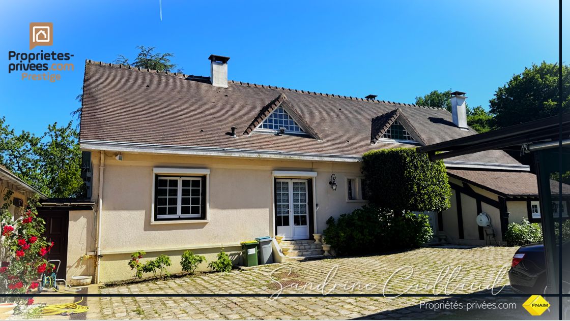 HOUDAN À 50mn de Paris , Élégante Propriété avec Piscine, Dépendance et Parc Paysager - 6 Chambres - Véranda - Carport - terrain 3177m² - 799000 Euros HAI 3