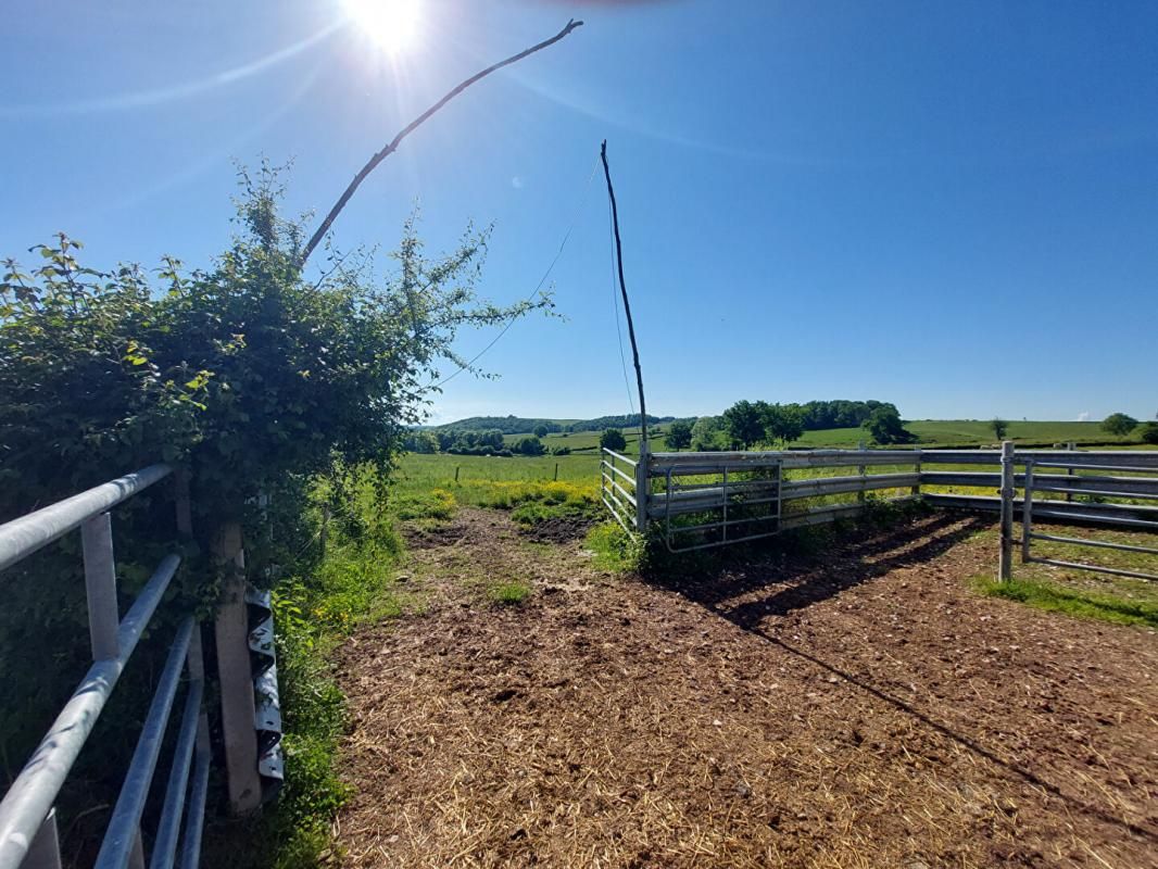 MONTMORT Ferme Montmort 5 pièce(s) 110 m2 3