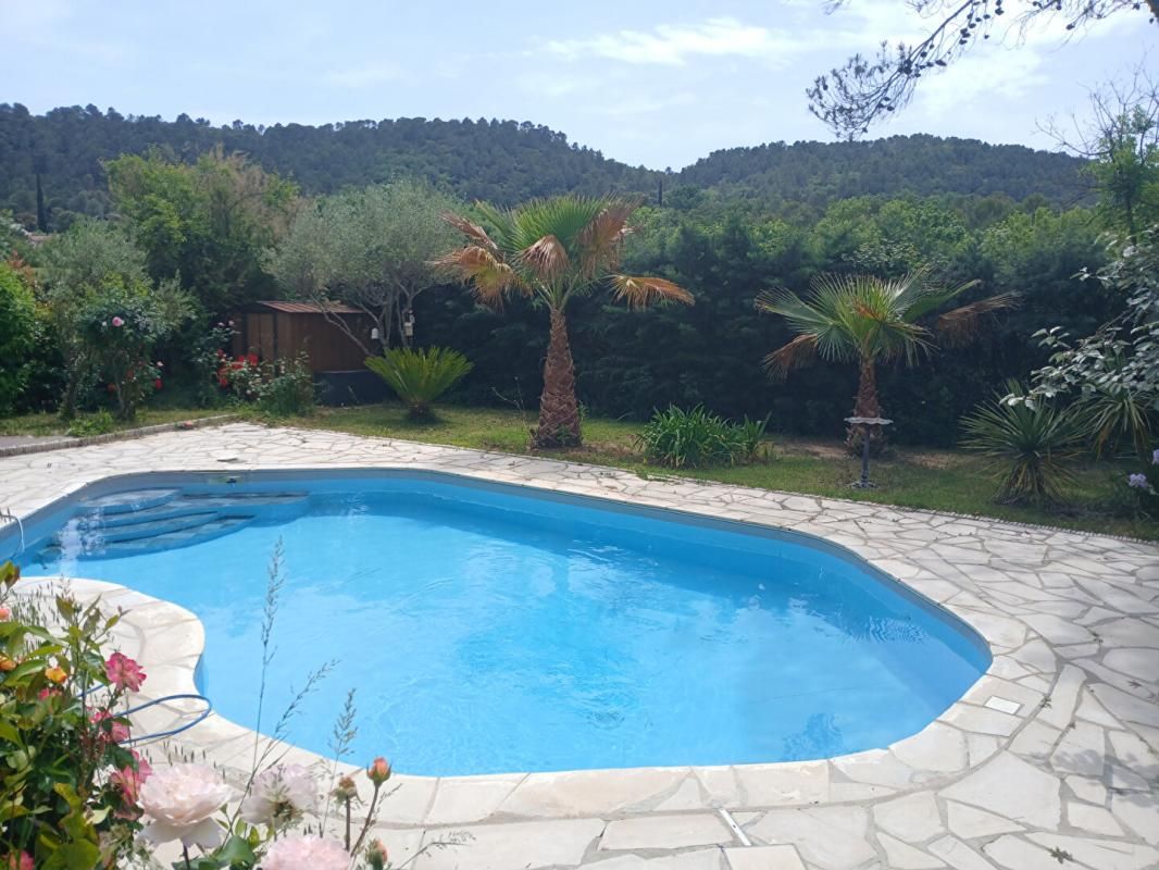 LE VAL Villa T5 avec studio indépendant, piscine et garage - Le Val 2