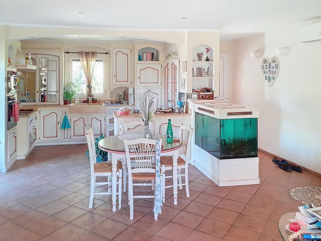LE VAL Villa T5 avec studio indépendant, piscine et garage - Le Val 4