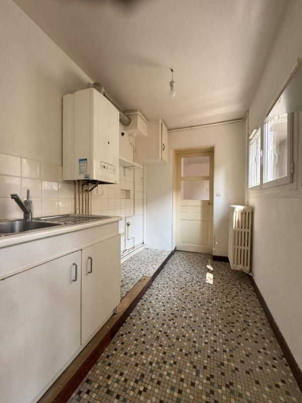 TOURS EXCLUSIVITE A VENDRE 37000 TOURS CENTRE Appartement 2 pièces cour/jardin 3