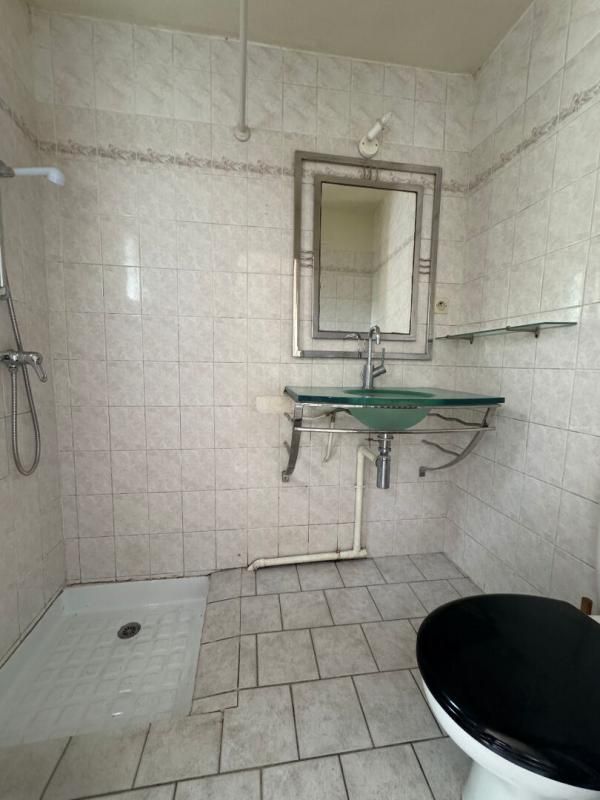 TOURS EXCLUSIVITE A VENDRE 37000 TOURS CENTRE Appartement 2 pièces cour/jardin 4