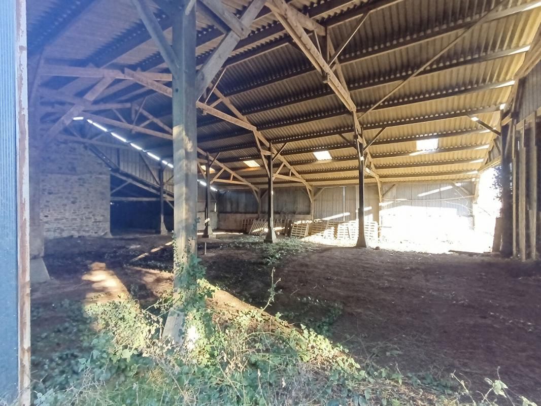 NOYAL-PONTIVY Hangars Noyal Pontivy 660 m2 2