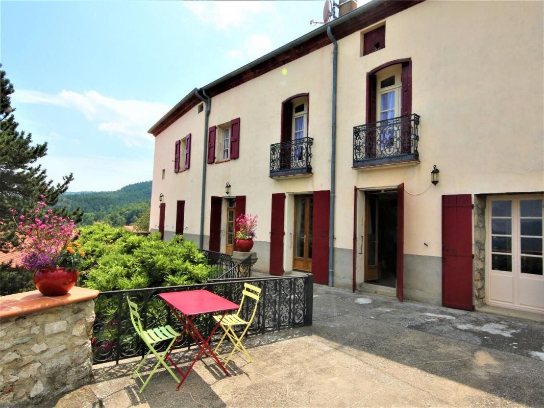 CORSAVY Maison de maître Corsavy 11 pièces 366m² habitable . Possibilités Chambres d'Hôtes 1