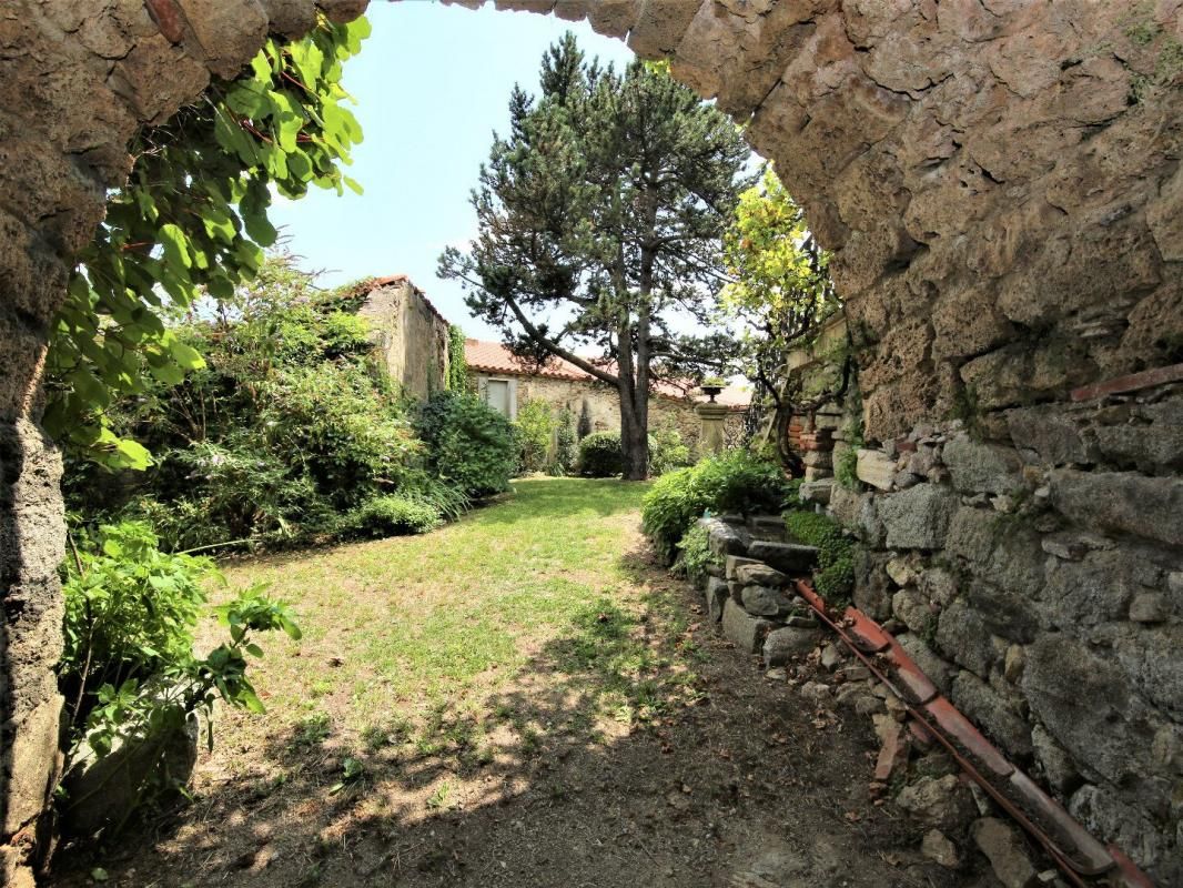 CORSAVY Maison de maître Corsavy 11 pièces 366m² habitable . Possibilités Chambres d'Hôtes 4