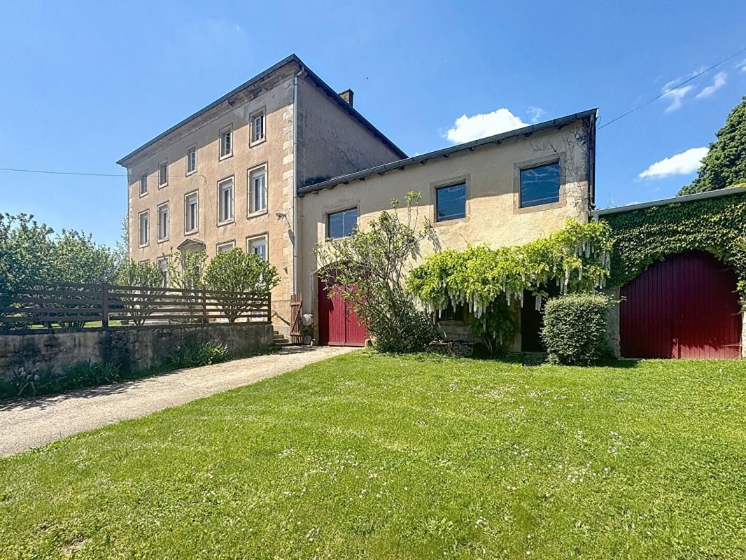 Grande Maison Familiale avec Dépendances et terrain de 40 ares