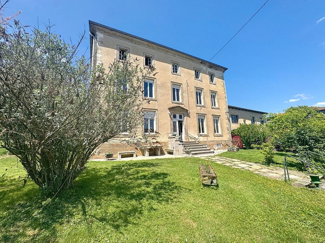 VAUBEXY Grande Maison Familiale avec Dépendances et terrain de 40 ares 2