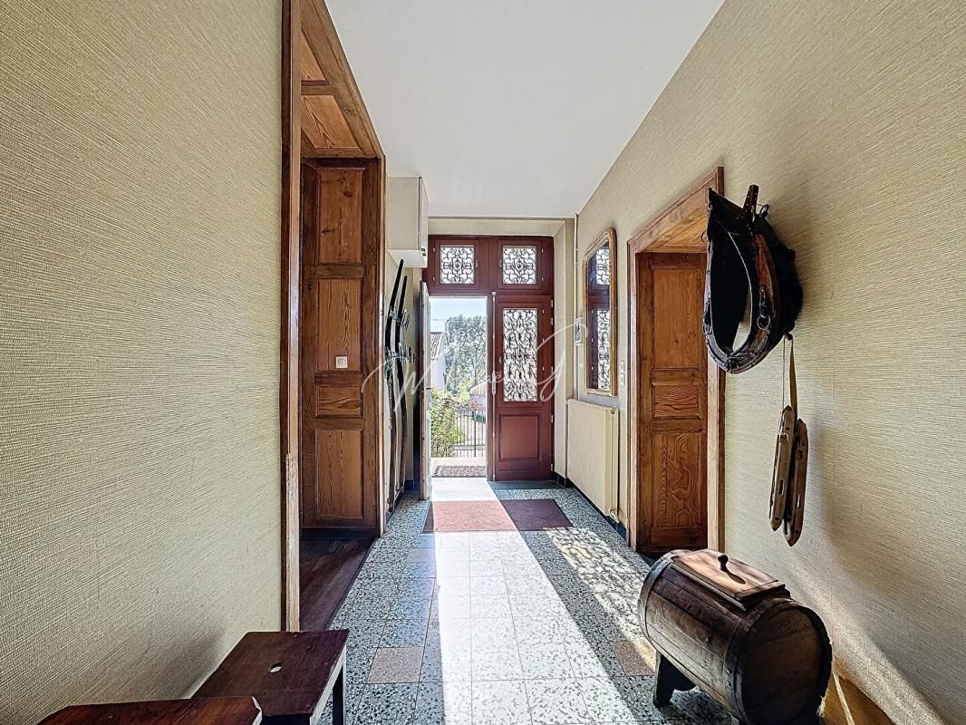 VAUBEXY Grande Maison Familiale avec Dépendances et terrain de 40 ares 4