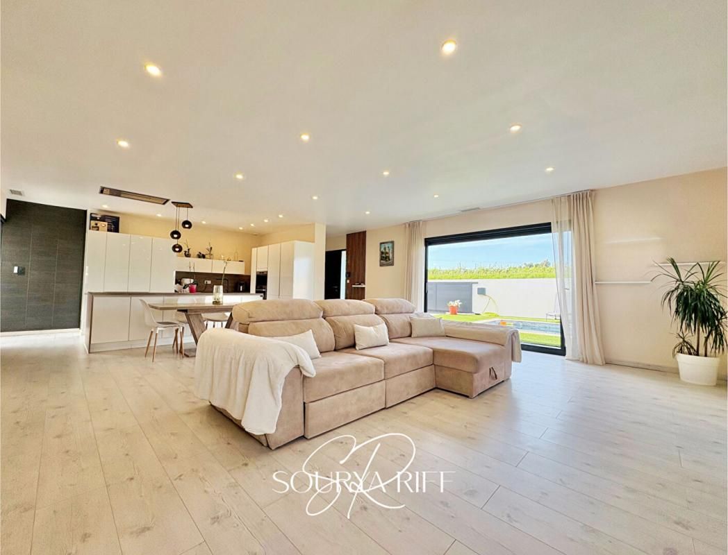 CARCASSONNE Maison Cazilhac 220 m2 2
