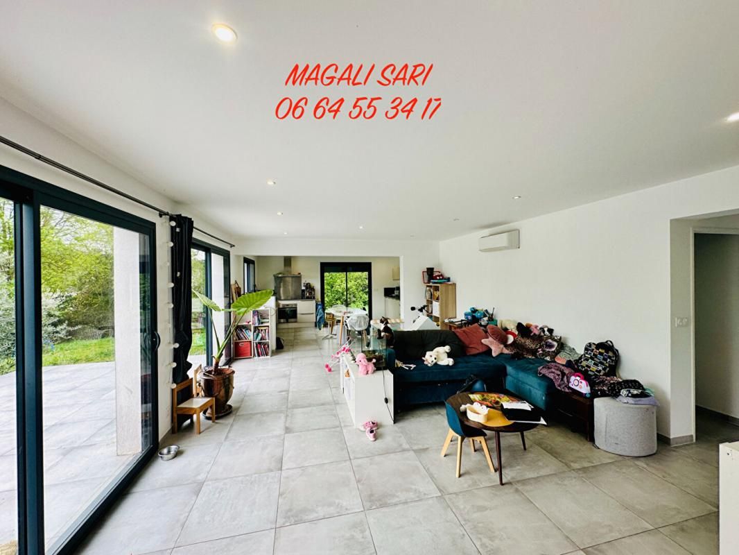 BOISSET-ET-GAUJAC Villa Boisset Et Gaujac 7 pièce(s) 148 m2 3