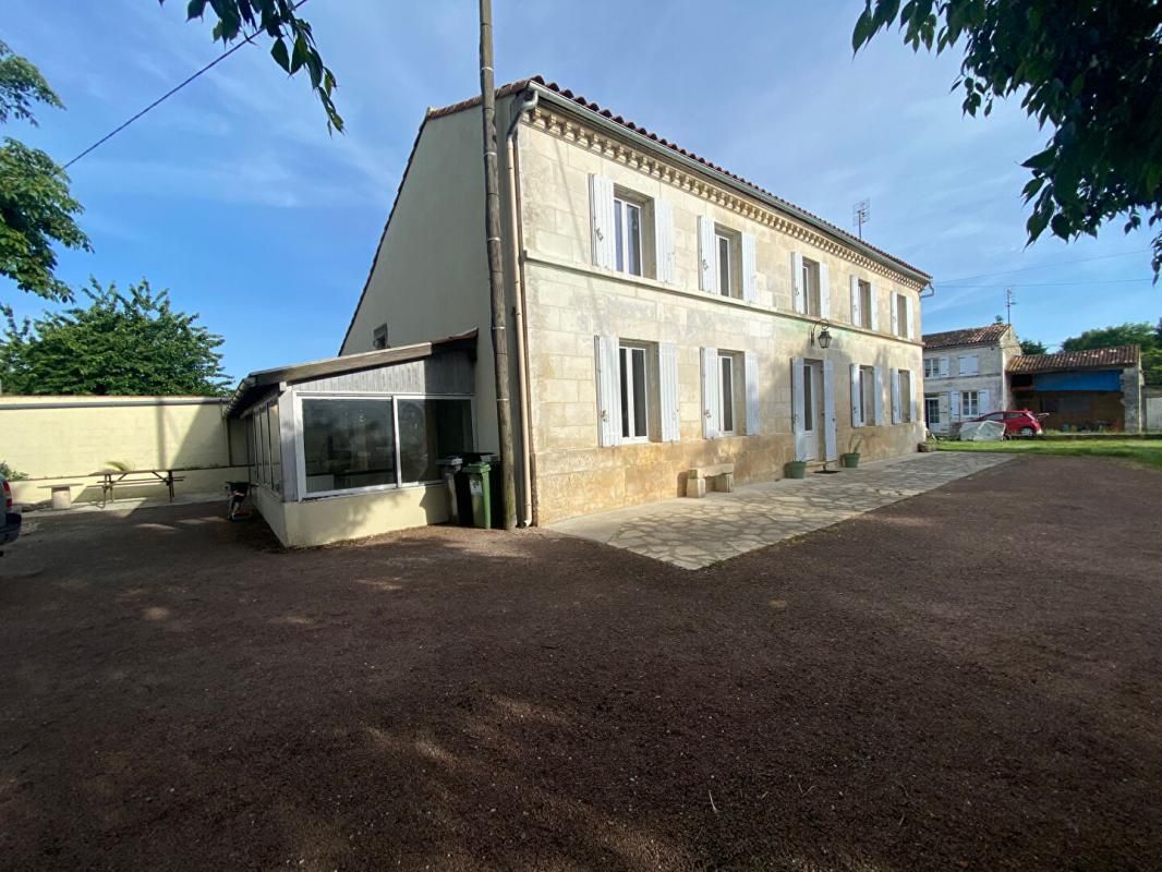 TESSON EXCLUSIVITE Maison charentaise 5 pièces 1
