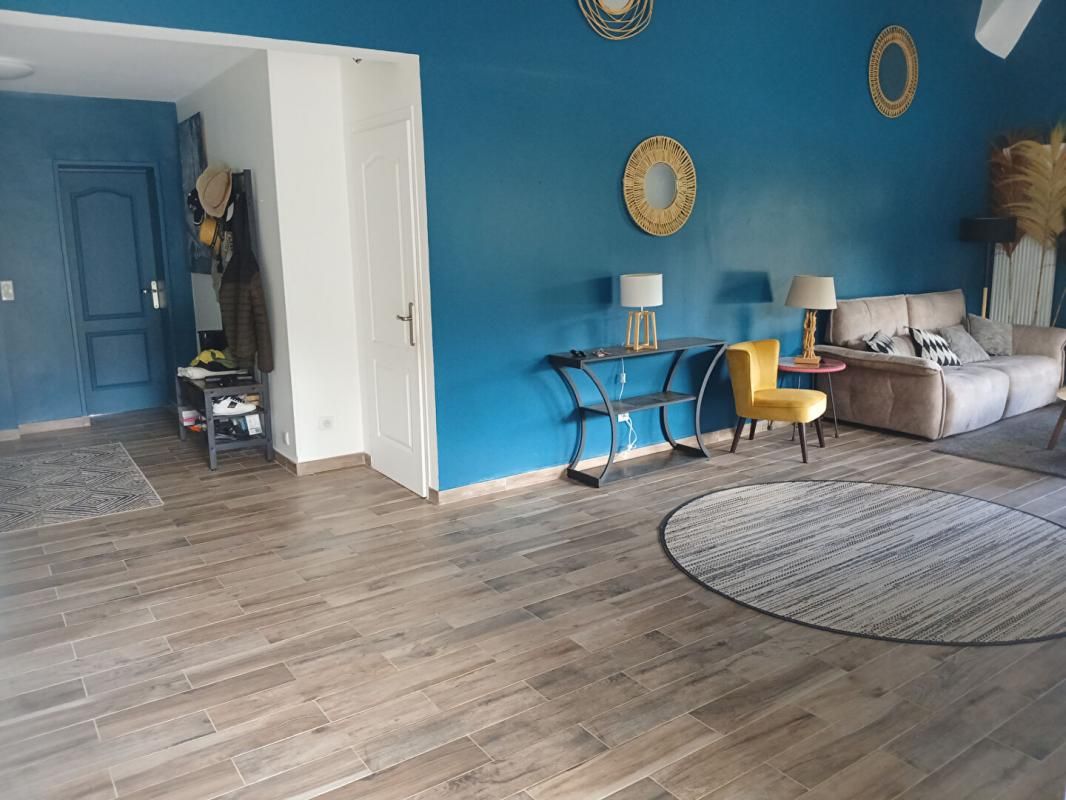 LE VAL Villa T6 de 165m² avec piscine sur 1800m² de terrain - LE VAL 4