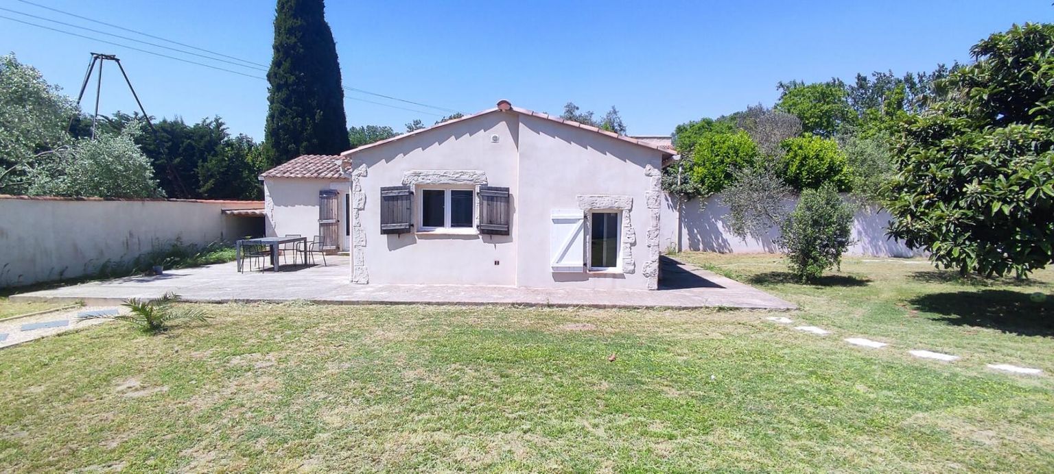 NIMES Mazet 3 pièces 54 m2 avec piscine cabanon et jardin 3