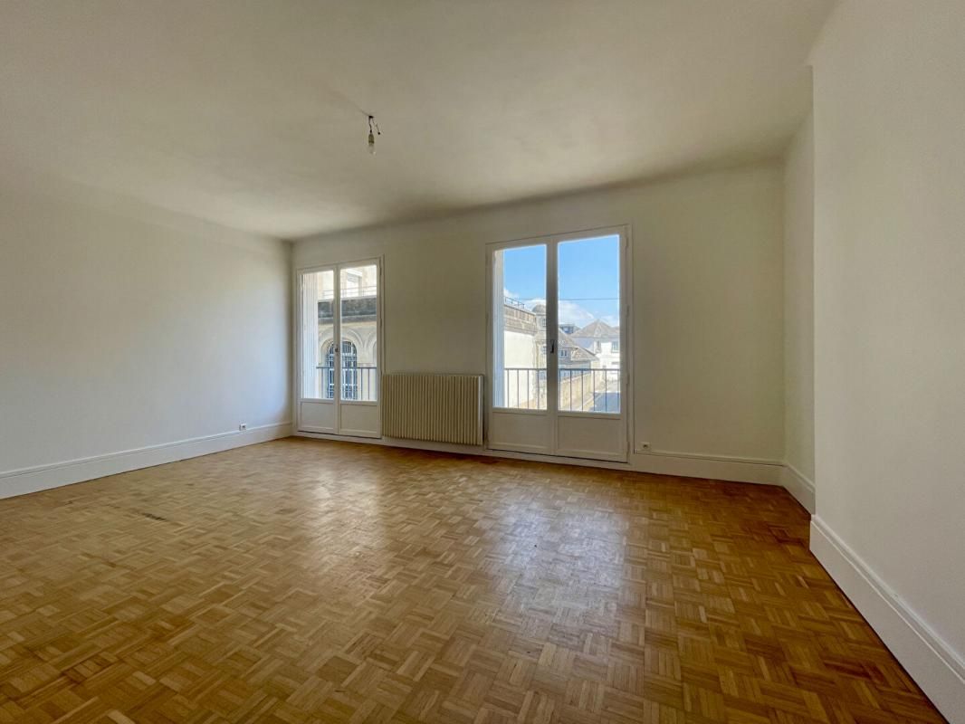 QUIMPER Appartement T3 lumineux et spacieux de presque 90 m2 - Centre-Ville Quimper 3