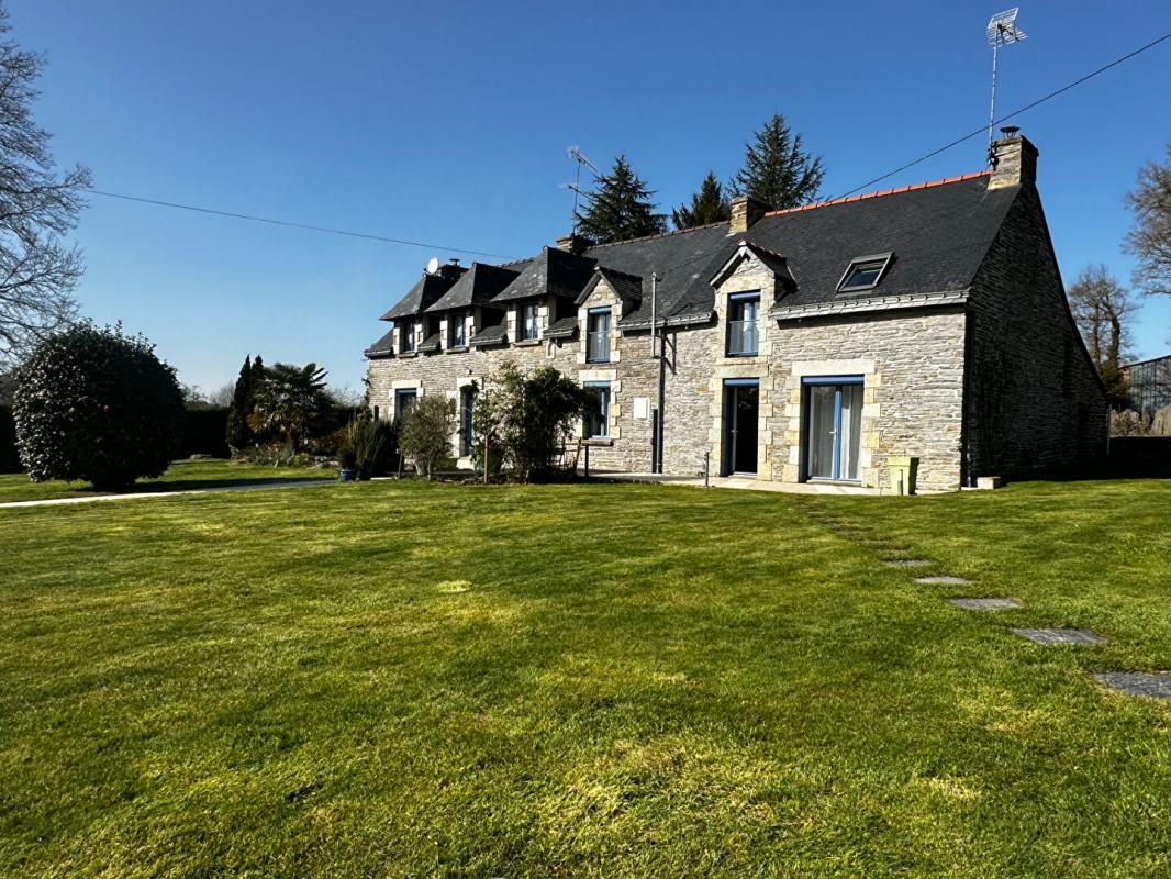 Maison Pipriac 20 pièce(s) 290 m2 + dépendances
