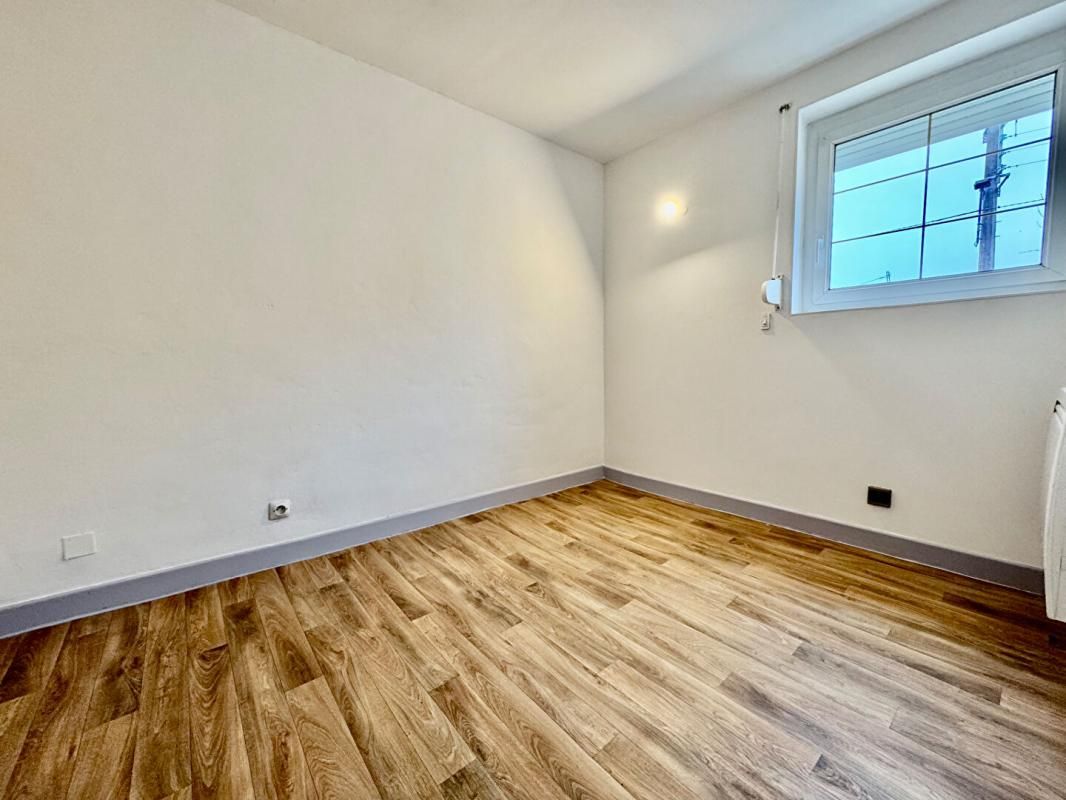 LONGUEAU Maison à LONGUEAU 105m2, ( 3 chambres avec possibilité d'une 4eme) , jardin , cabanon 20m2 2