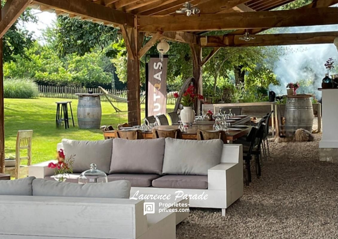 VILLEFRANCHE-DE-LONCHAT Maison de maitre avec cinq gites piscine annexes parc 2