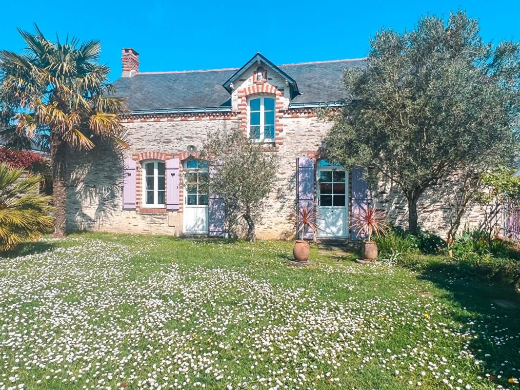LA CHAPELLE-SUR-ERDRE Jolie maison en pierre de 172m2 - Proche bourg de la Chapelle-sur-Erdre 1