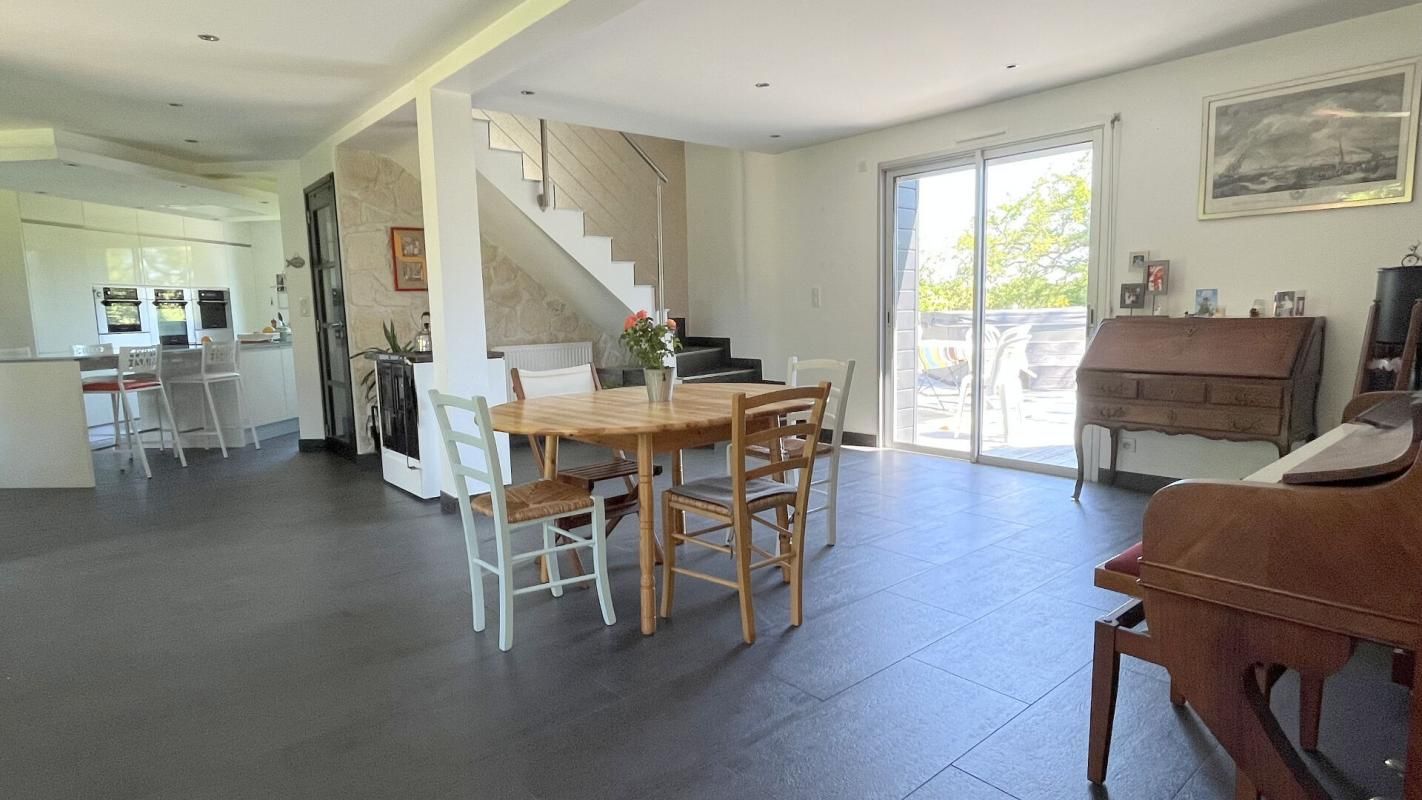 LA TURBALLE Maison 5 pièce(s) 166 m2 3