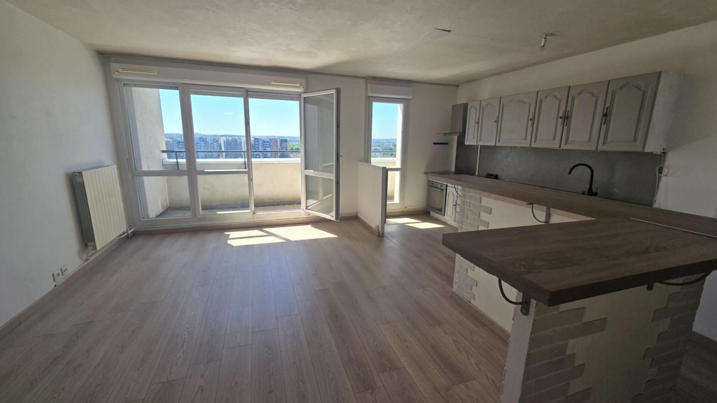 SEVRAN 93270 SEVRAN - Appartement 2 pièces 55.02 m² - Balcon- Dernier étage 2