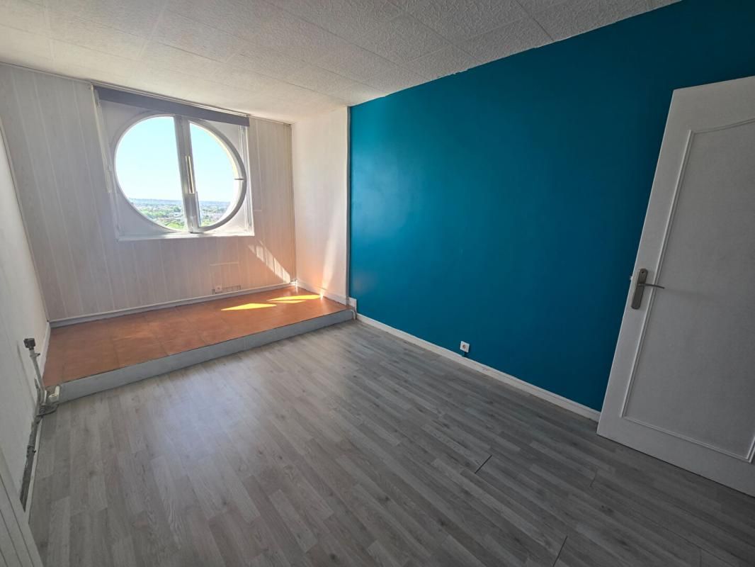 SEVRAN 93270 SEVRAN - Appartement 2 pièces 55.02 m² - Balcon- Dernier étage 4