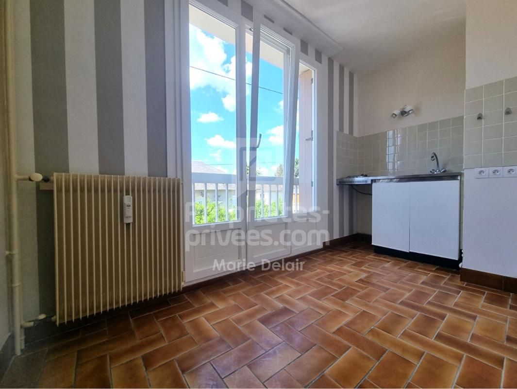 COSNE-COURS-SUR-LOIRE Appartement Cosne Cours Sur Loire 1 pièce(s) 34.39 m2 3