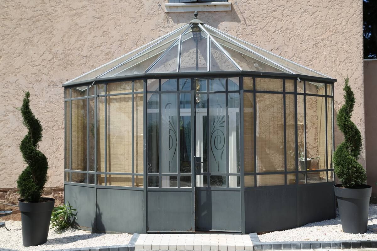 CUERS CUERS Maison 211m² , piscine, pool house, studio, garage 990 000 3