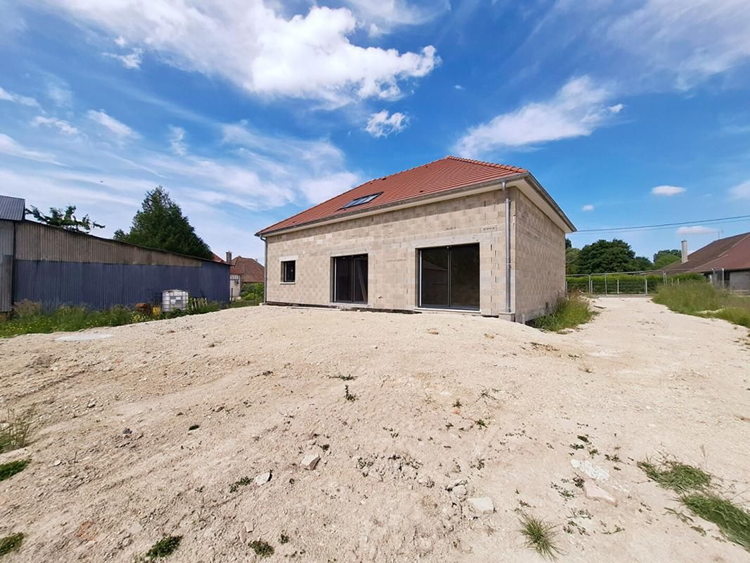VOUE Produit rare!!! Maison neuve à aménager 10 min agglomération 1