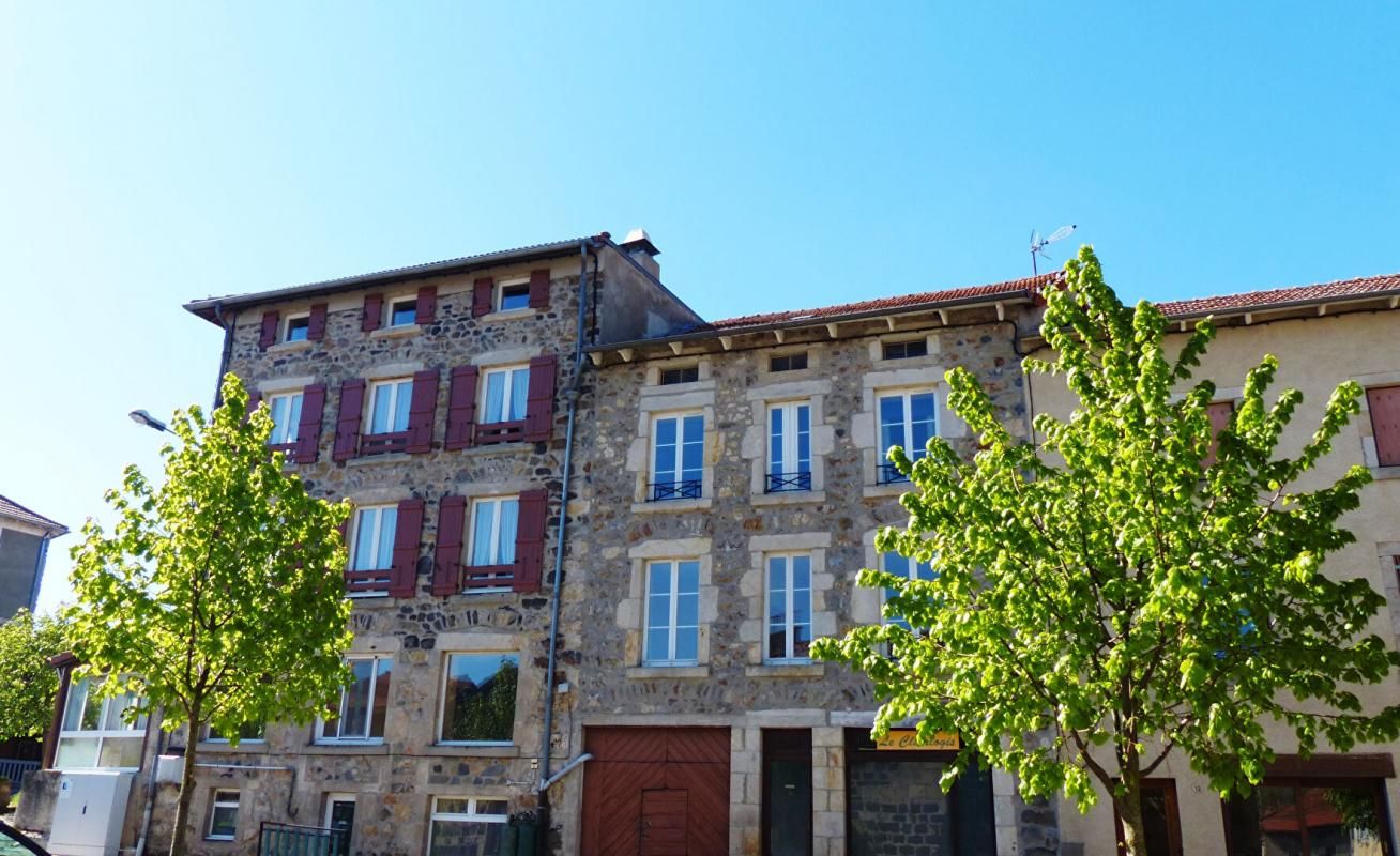 Propriété d'exception avec piscine et salle de sport à Laussonne